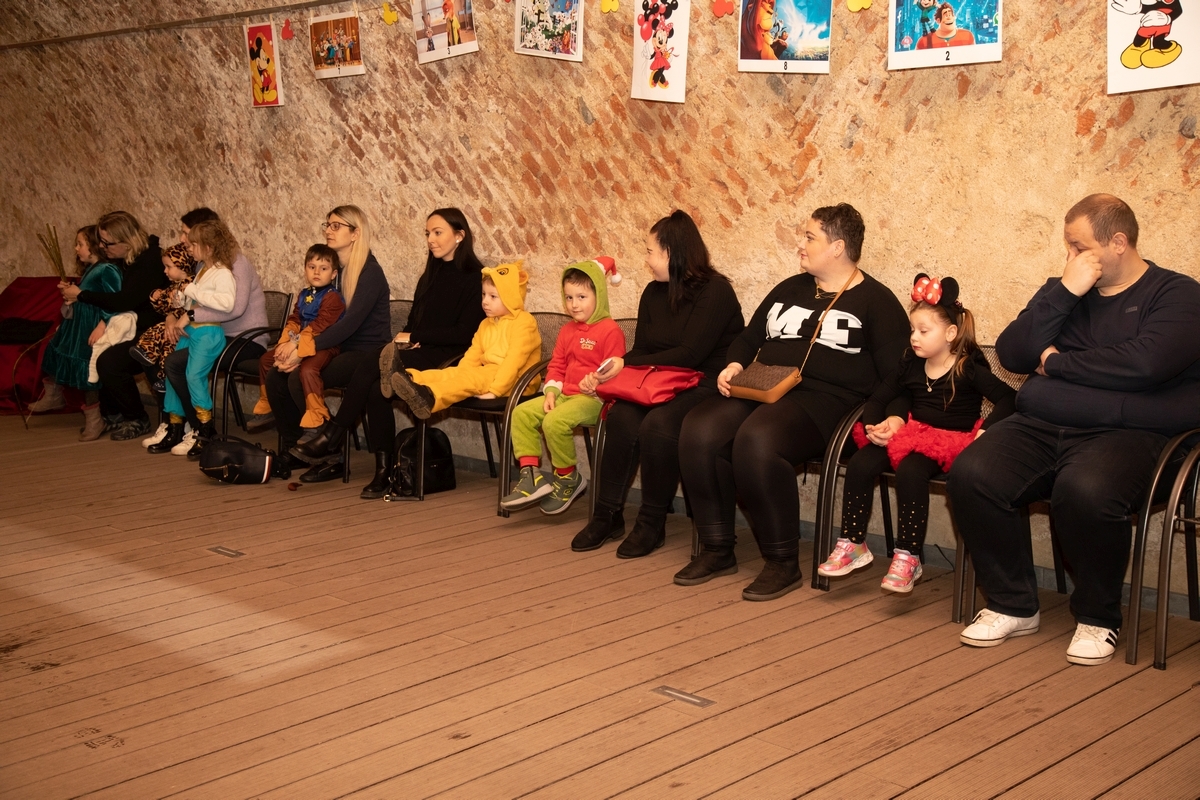 noc_s_Andersenem-009