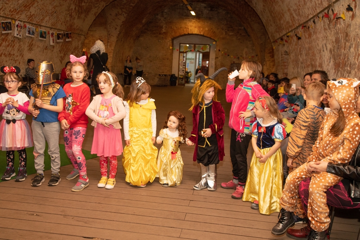 noc_s_Andersenem-014