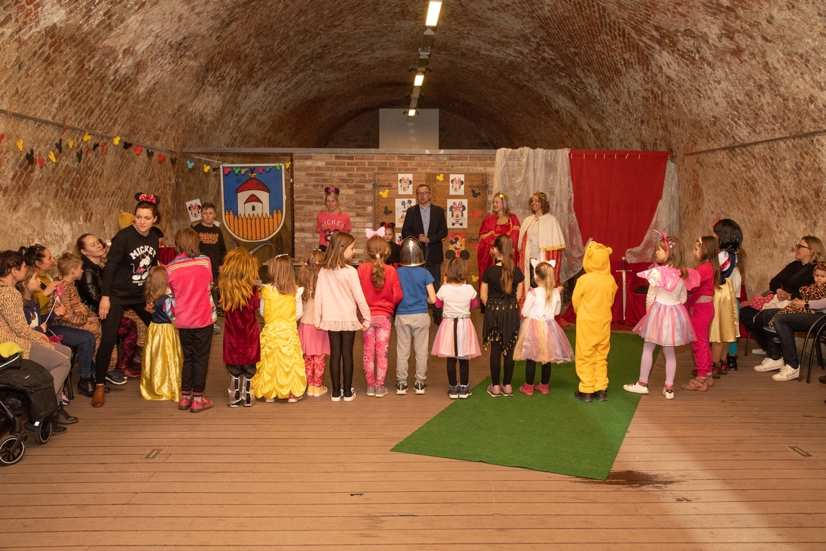 noc_s_Andersenem-017