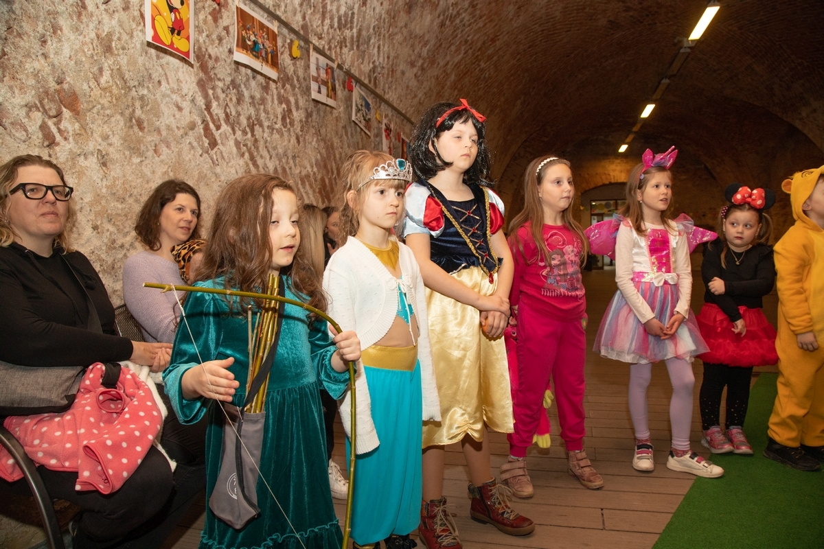 noc_s_Andersenem-019