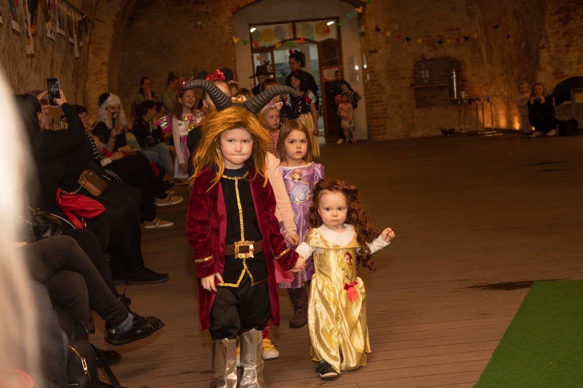 noc_s_Andersenem-025