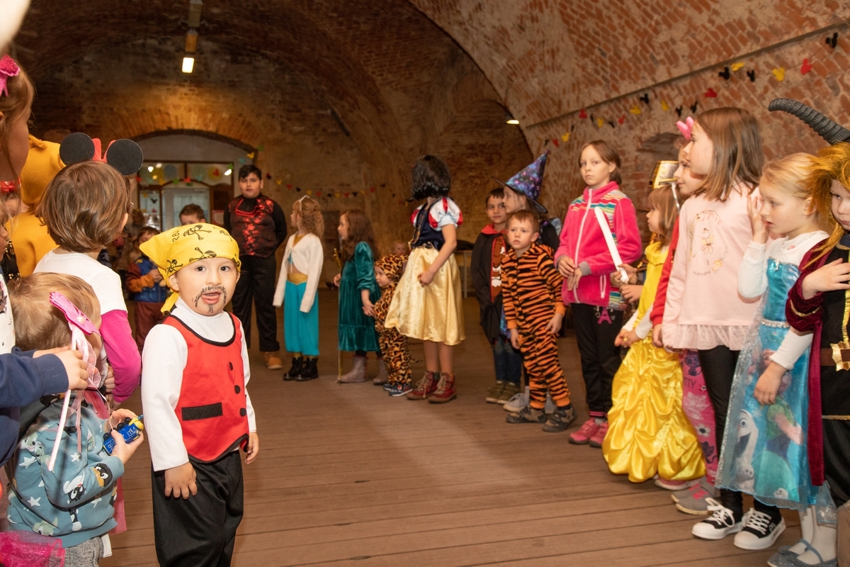 noc_s_Andersenem-026