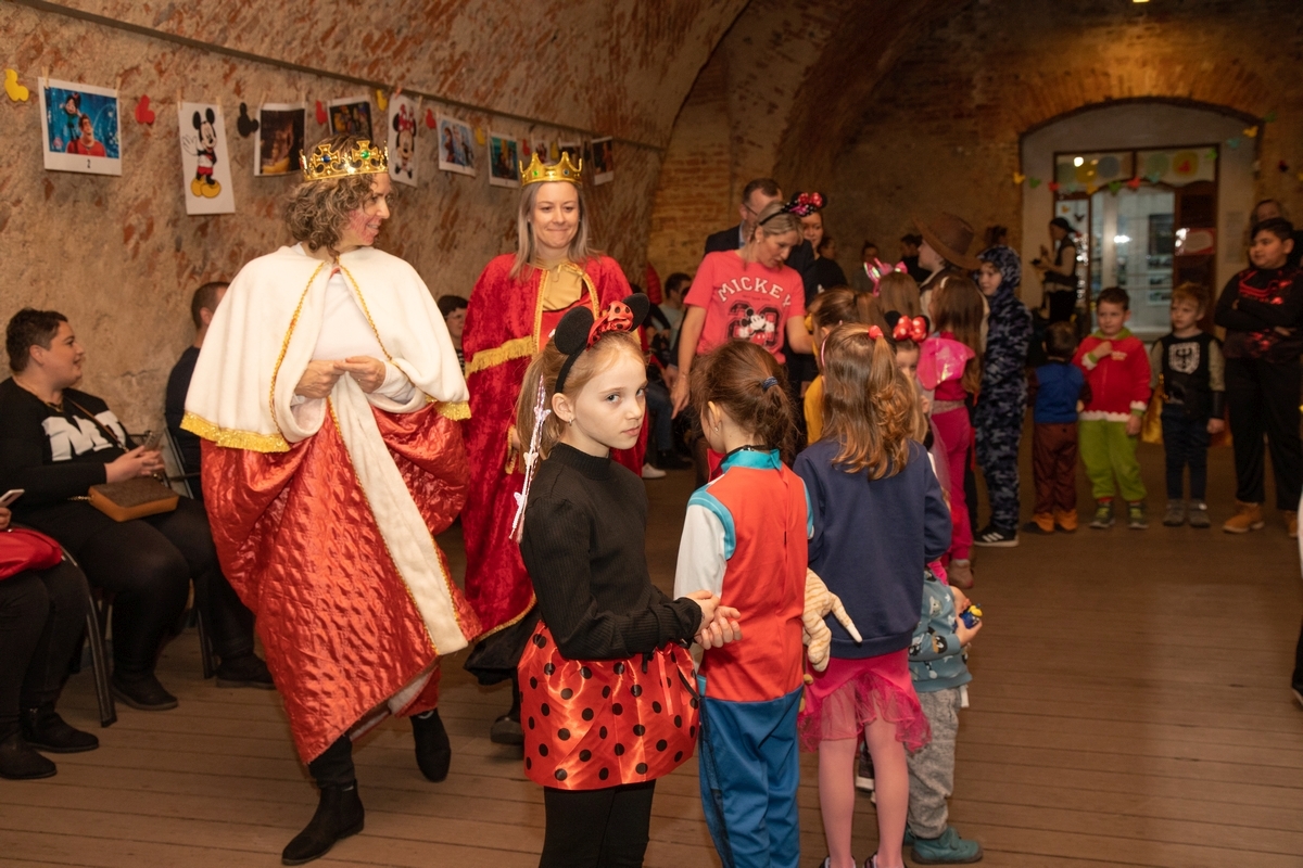 noc_s_Andersenem-028