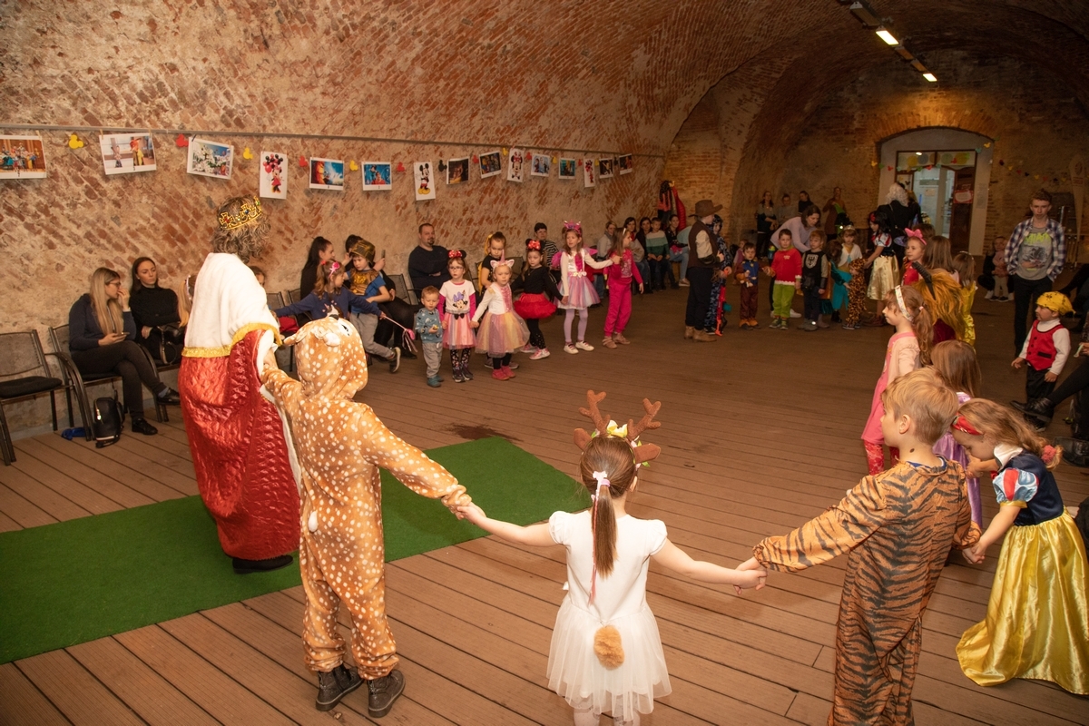 noc_s_Andersenem-029